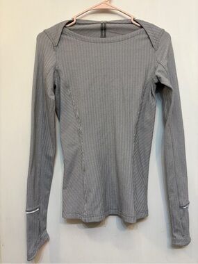 lululemon athletica Women's Long Sleeve Gray Textured Performance Tee